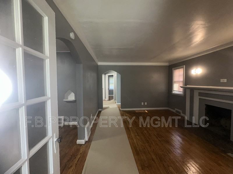 12031 Marlowe St - Photo 2 of 10