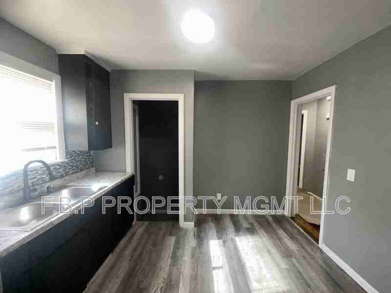 12031 Marlowe St - Photo 4 of 10