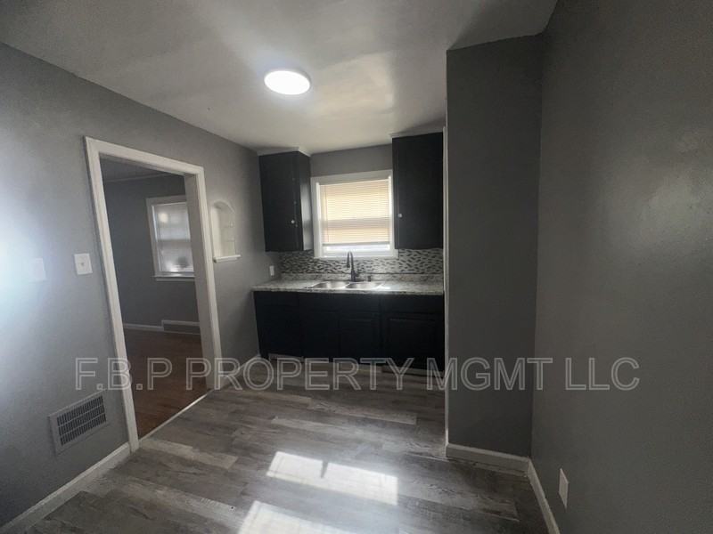 12031 Marlowe St - Photo 5 of 10