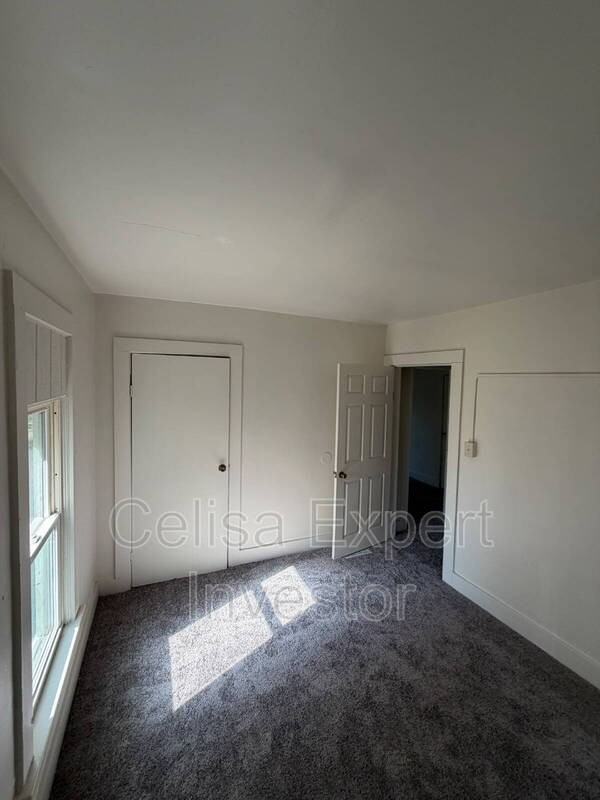 1219 Scott Ave - Photo 7 of 12