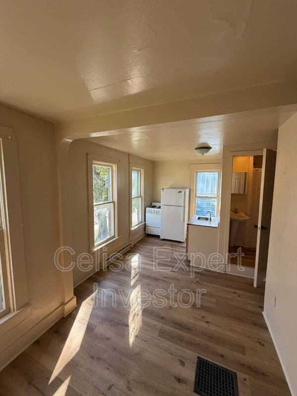 2130 Broadway #21 - Photo 3 of 5