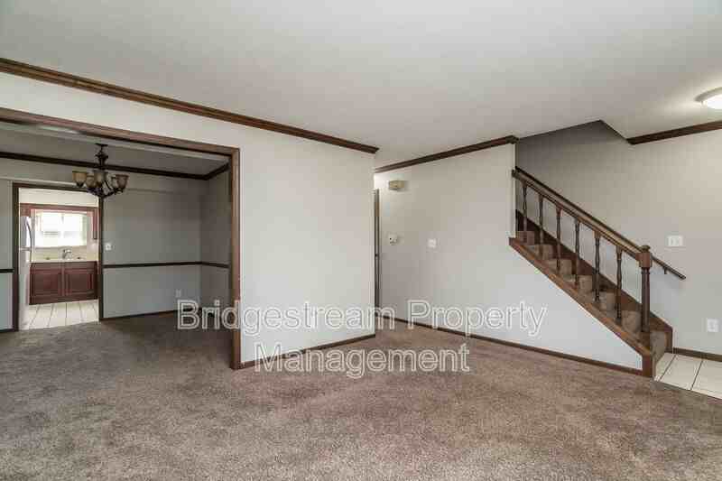 1064 Beryl Trl - Photo 4 of 37