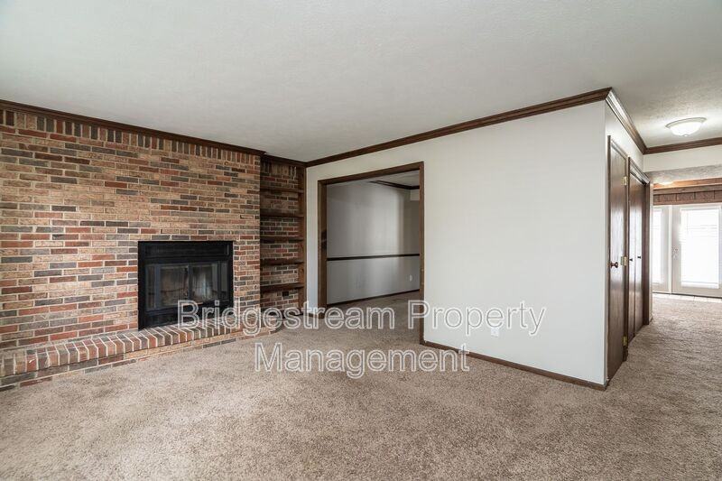 1064 Beryl Trl - Photo 6 of 37