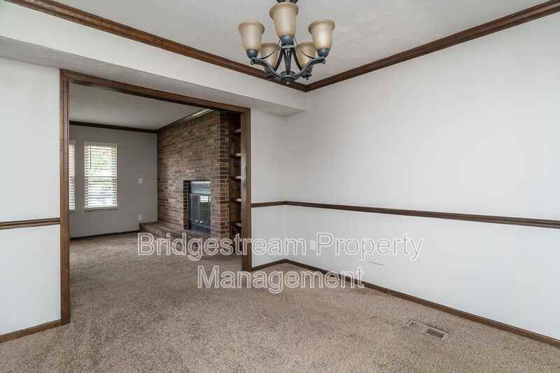 1064 Beryl Trl - Photo 7 of 37