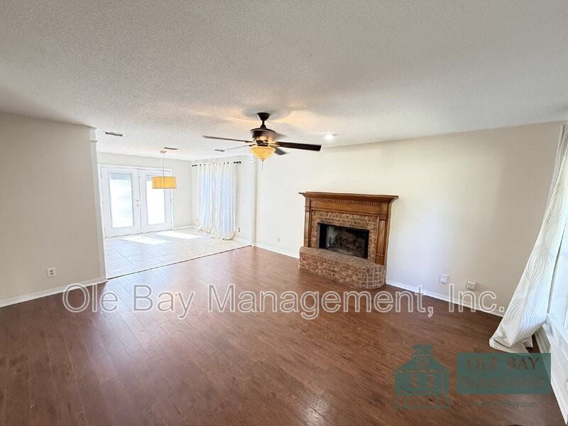 6509 Bienville Ct - Photo 2 of 10