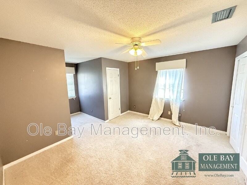 6509 Bienville Ct - Photo 5 of 10