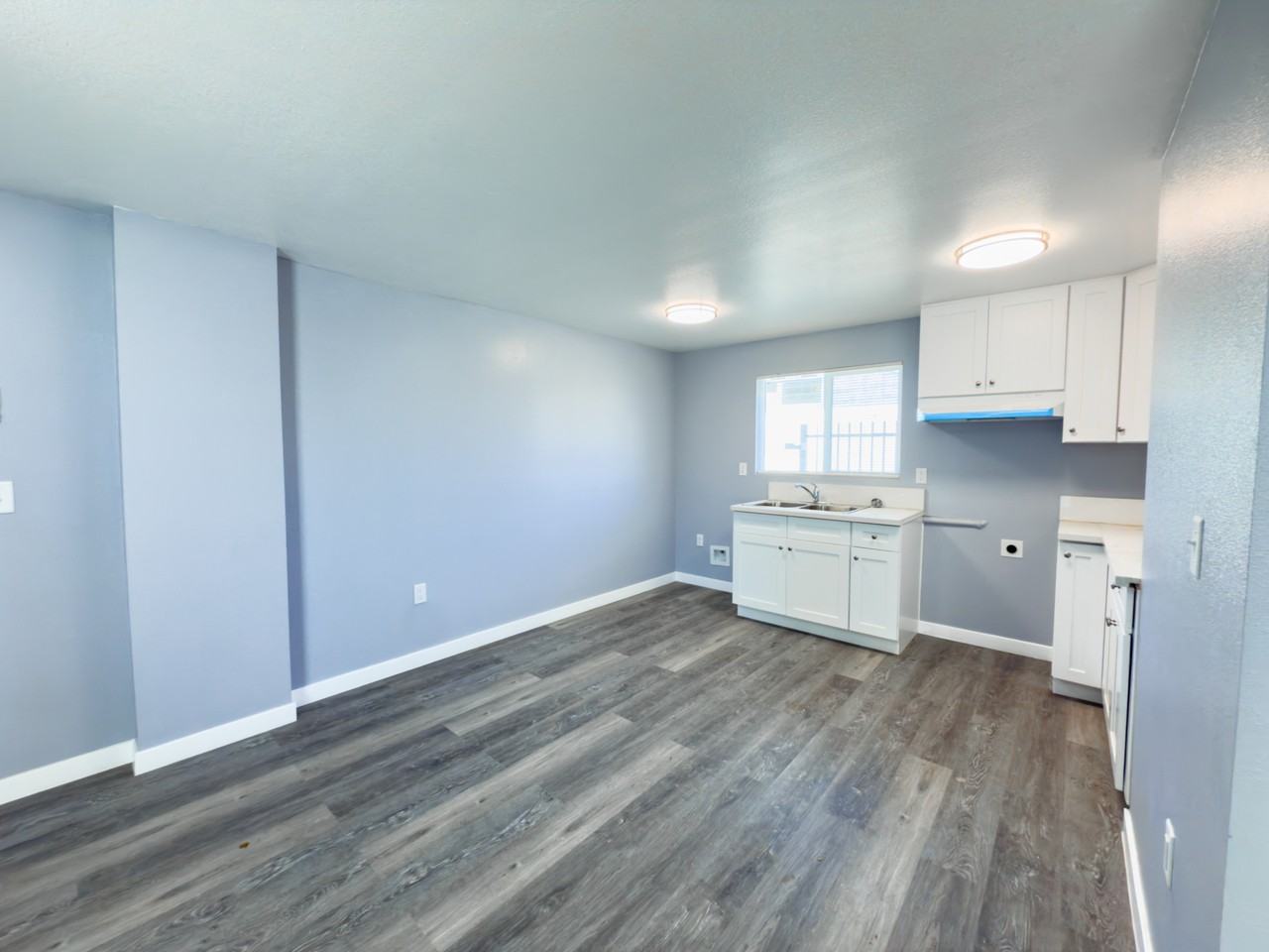 1159 East 10th Street #F - Photo 2 of 8