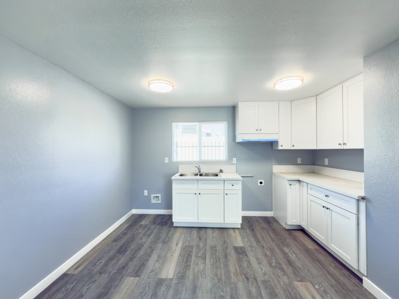 1159 East 10th Street #F - Photo 4 of 8