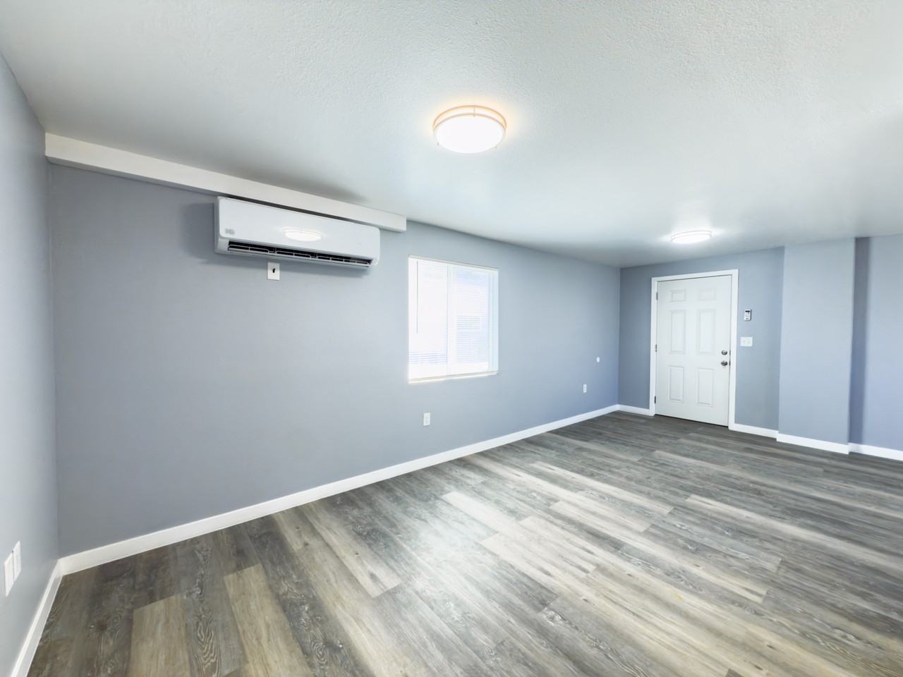 1159 East 10th Street #F - Photo 5 of 8