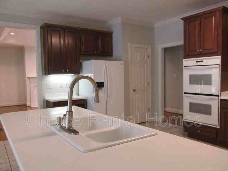 6031 Rosemont Rd - Photo 5 of 50