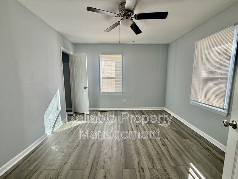 517 S Fuquay Ave - Photo 4 of 12