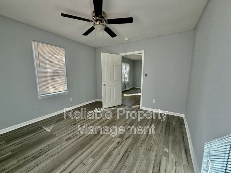 517 S Fuquay Ave - Photo 5 of 12