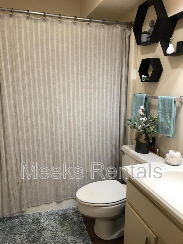 1615 6th Ave #103 - Photo 3 of 9