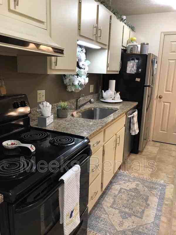 1615 6th Ave #103 - Photo 5 of 9