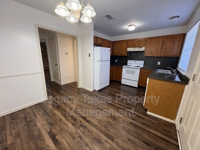 1601 N Nolan River Rd #D - Photo 2 of 24
