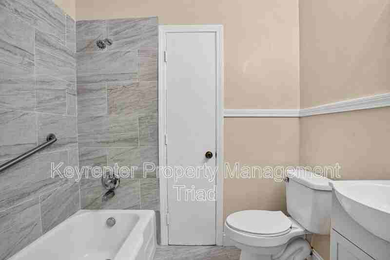 1416 Clark Ave - Photo 5 of 27