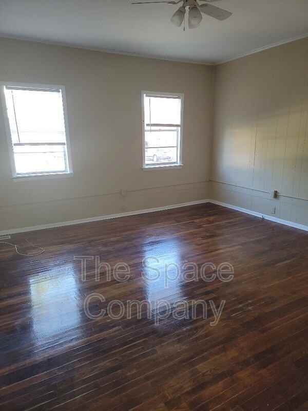 9 Francis St #B - Photo 6 of 11