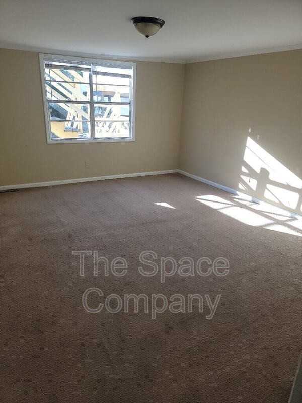 9 Francis St #B - Photo 7 of 11