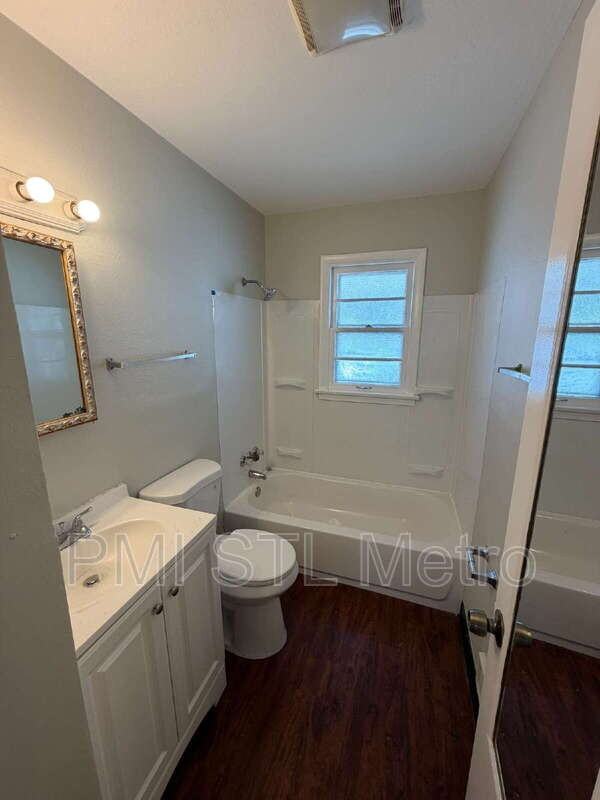 9710 Balboa Dr - Photo 4 of 10