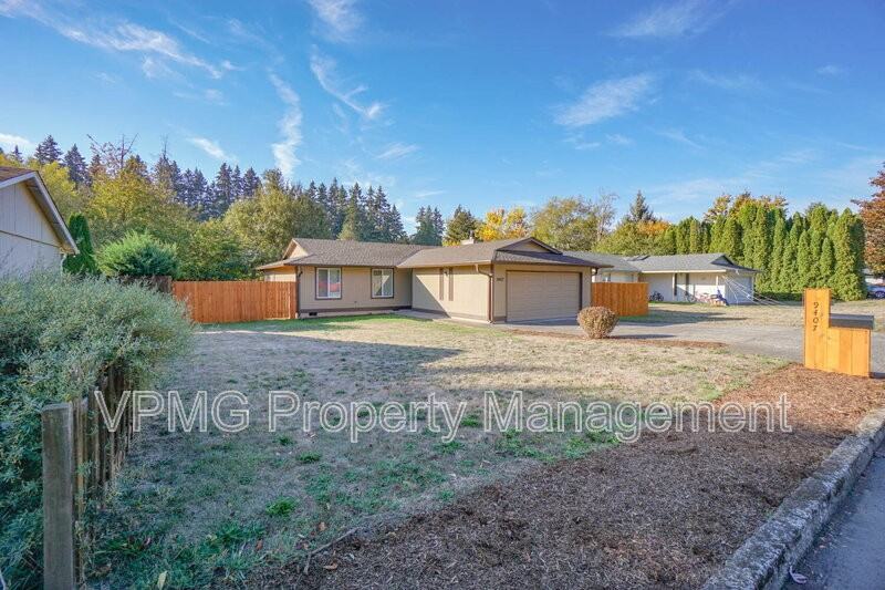 9407 Ne 21st St - Photo 2 of 32