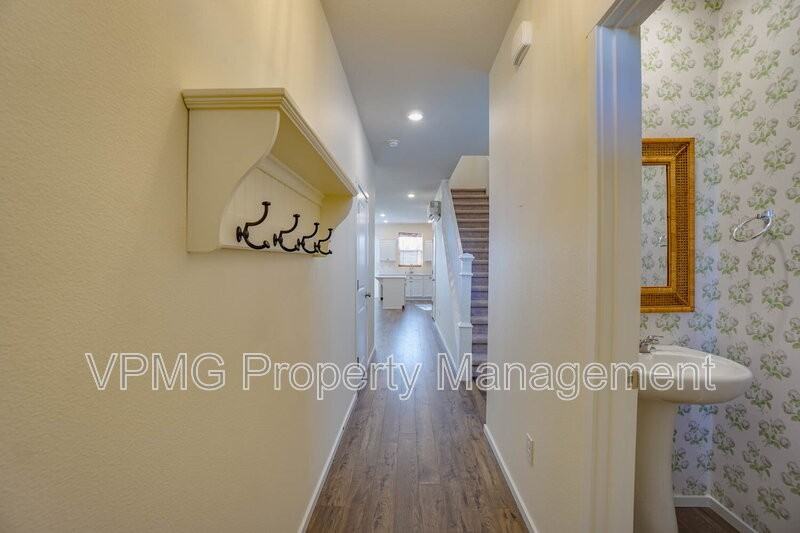 13761 Ne 66th Way - Photo 4 of 31