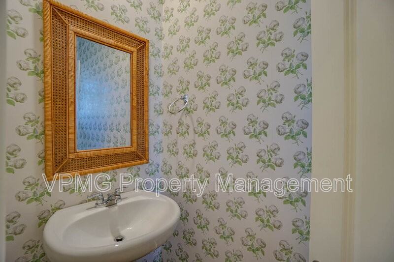 13761 Ne 66th Way - Photo 5 of 31