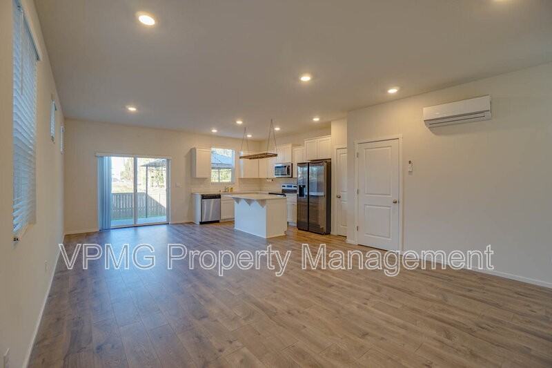 1302 Sw 5th St - Photo 7 of 35