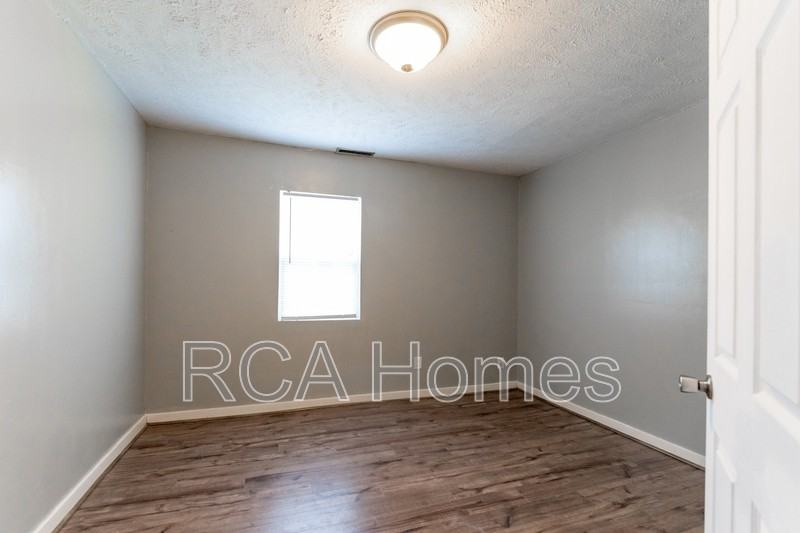 1932 Lawrence St - Photo 7 of 11