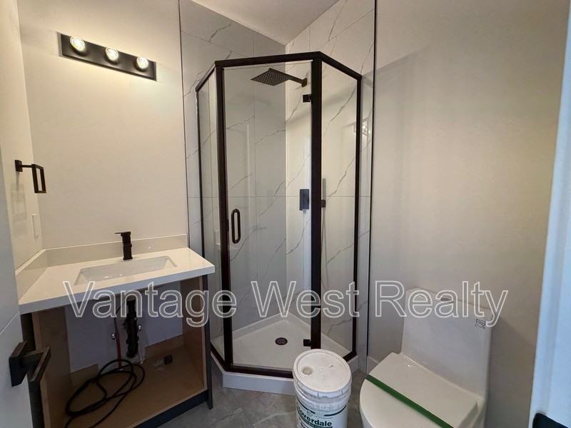 3794 Astoria Dr - Photo 6 of 43