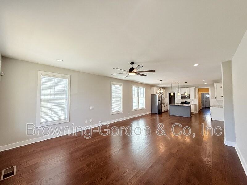 6006B Pennsylvania Ave - Photo 2 of 32