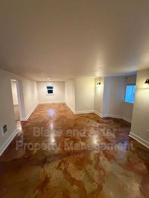 1121 Se Sherman St #B - Photo 5 of 13