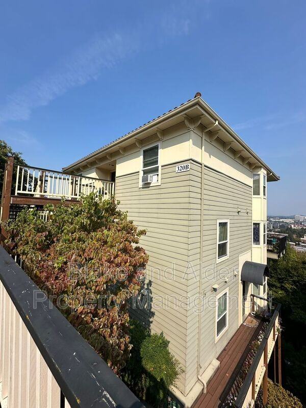 320 Nw Uptown Ter #4A - Photo 2 of 14