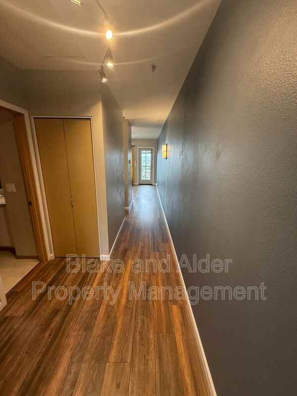320 Nw Uptown Ter #4A - Photo 4 of 14