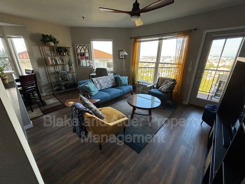 320 Nw Uptown Ter #4A - Photo 5 of 14