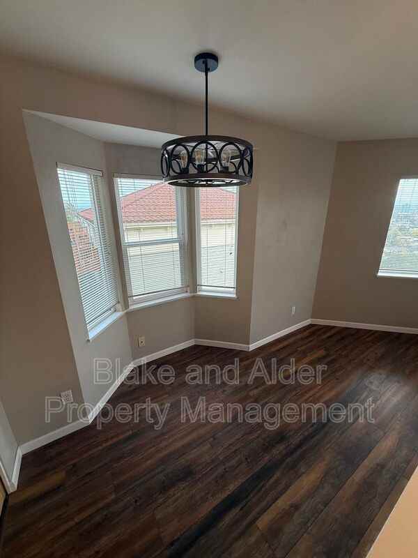 320 Nw Uptown Ter #4A - Photo 6 of 14