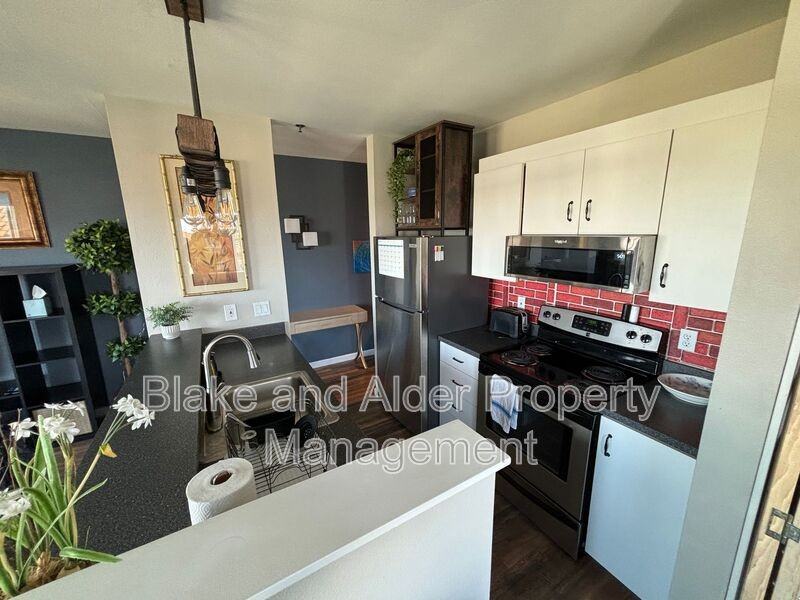 320 Nw Uptown Ter #4A - Photo 7 of 14