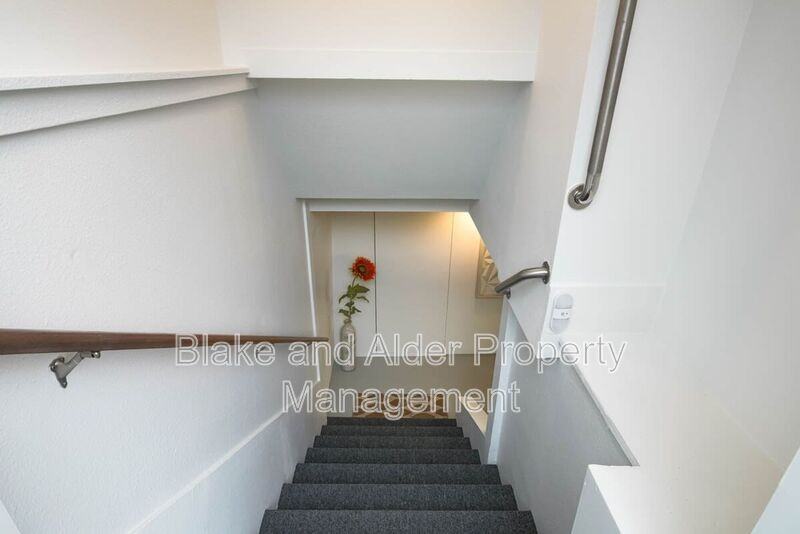 5936 Sw 30th Ave #B - Photo 2 of 10