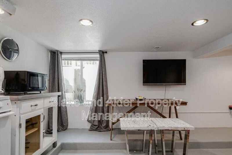 5936 Sw 30th Ave #B - Photo 6 of 10