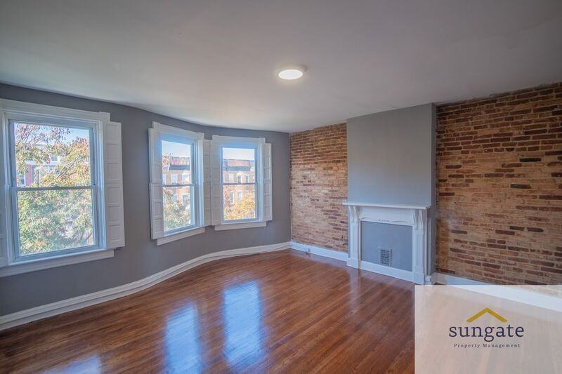 2635 N Charles St #3 - Photo 5 of 25
