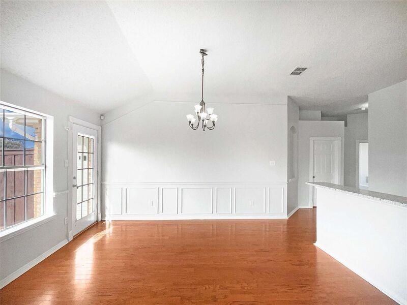 1216 Longhorn Dr - Photo 5 of 19