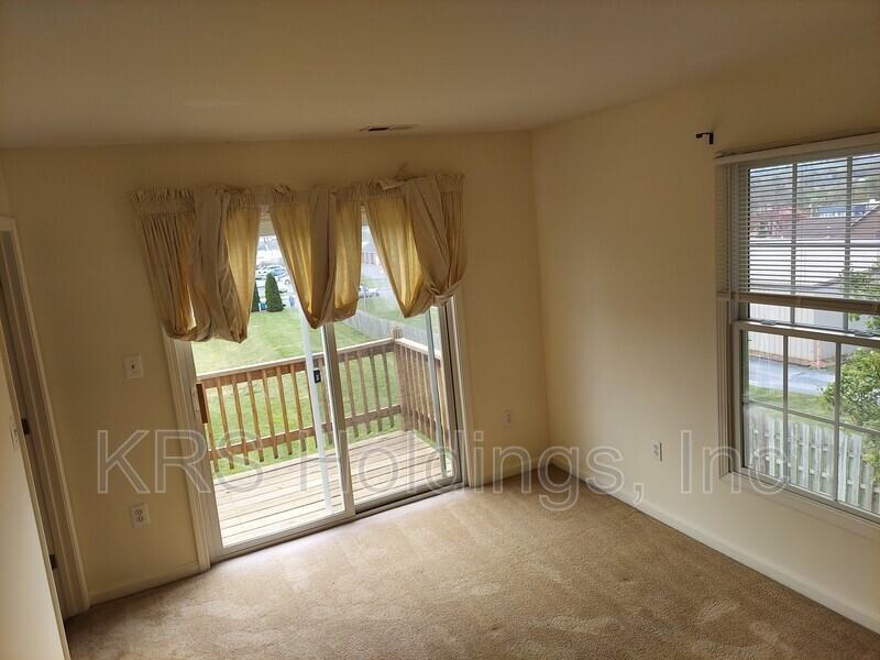 1143 Commercial Ct - Photo 6 of 12
