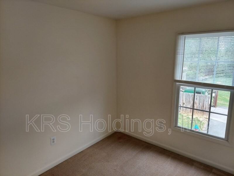 1143 Commercial Ct - Photo 7 of 12