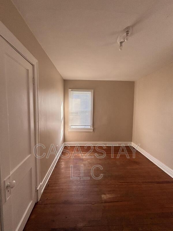 4218 Hazelwood Ave #1 - Photo 3 of 10