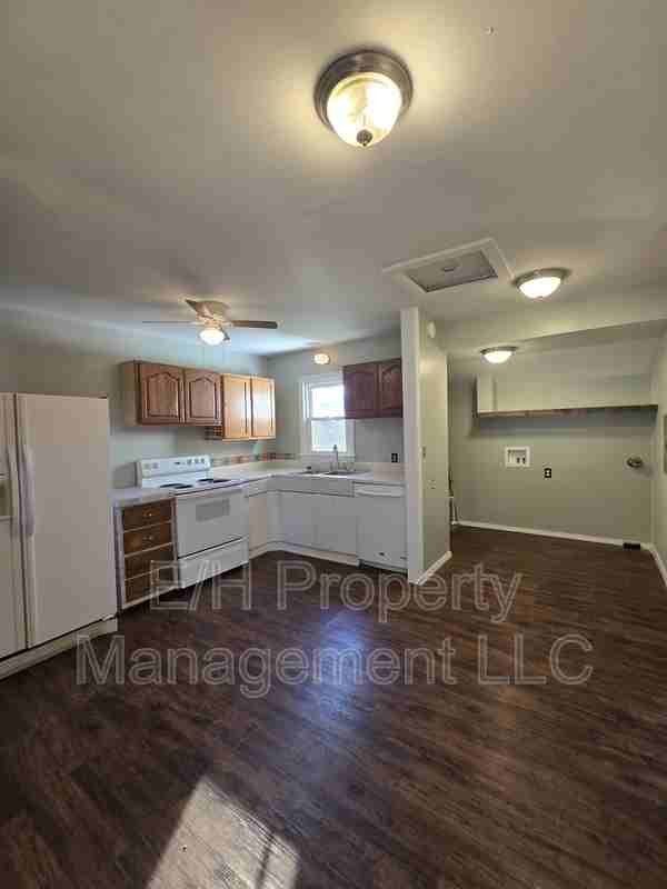 6525 S A St - Photo 5 of 17