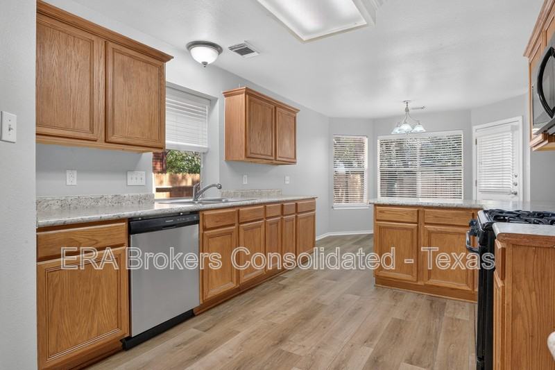 123 Alabaster - Photo 7 of 50