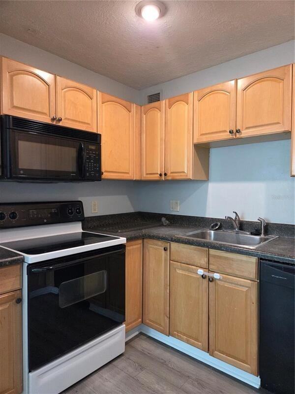 13690 Orange Sunset Dr - Photo 3 of 48