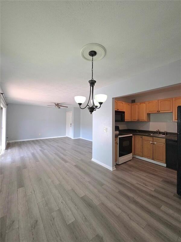 13690 Orange Sunset Dr - Photo 4 of 48