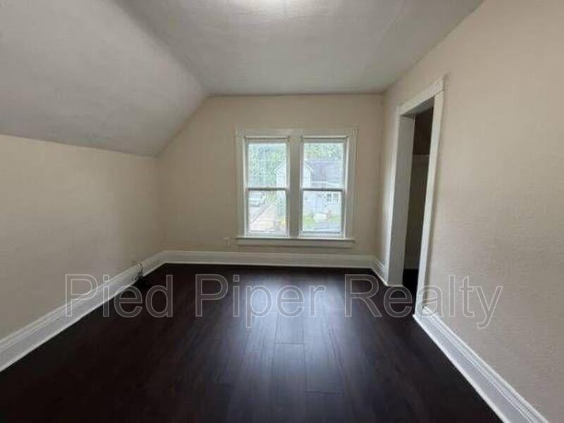 816 S James Ave - Photo 2 of 9