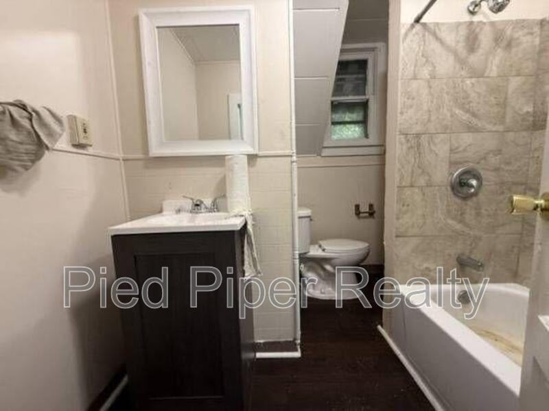 816 S James Ave - Photo 4 of 9