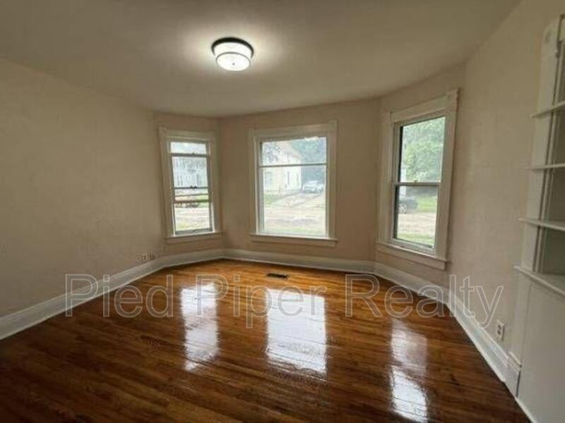 816 S James Ave - Photo 5 of 9